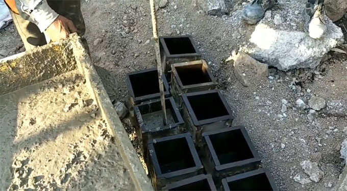 Method of concrete compression test with 150mmx150mmx150mm cube samples