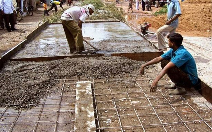 Impact of impurities in water on concrete properties